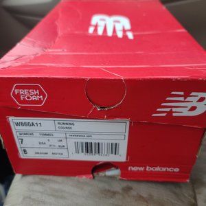 Women's New Balance 860v10 7B